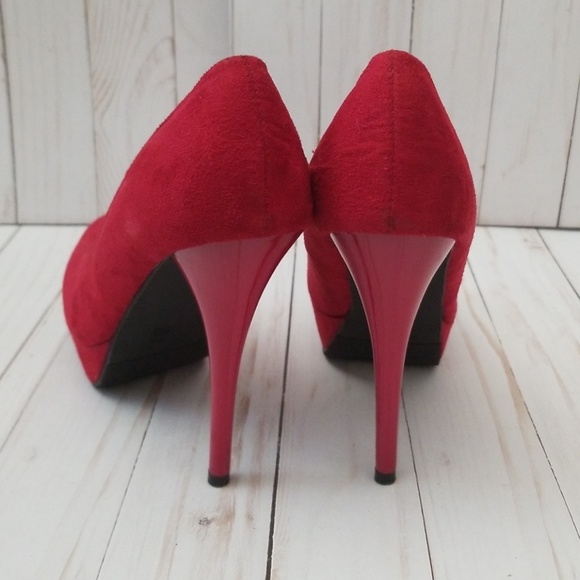 Heels - Picture 3 of 4